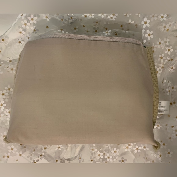 The Body Shop Cotton/Linen Blend Makeup/Travel Bag - Picture 6 of 12